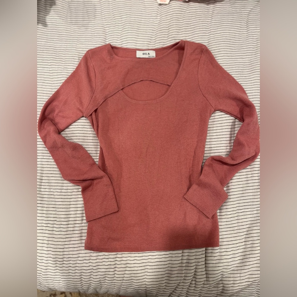 ola made in korea women’s street wear pink long sleeve top with cutout detail